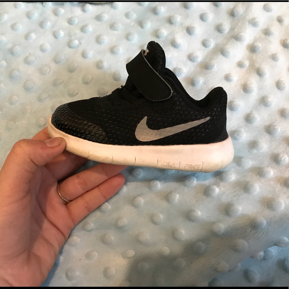 Size 5c black Nikes